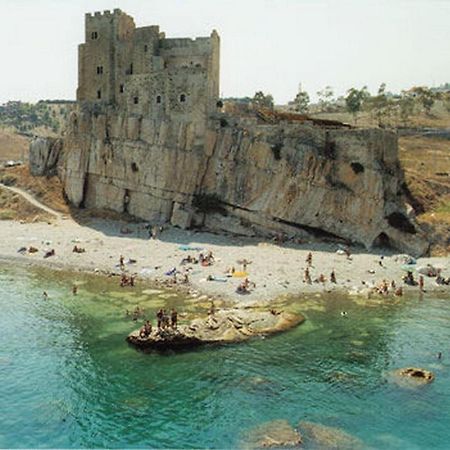 B&B Apollonia Roseto Capo Spulico Bagian luar foto