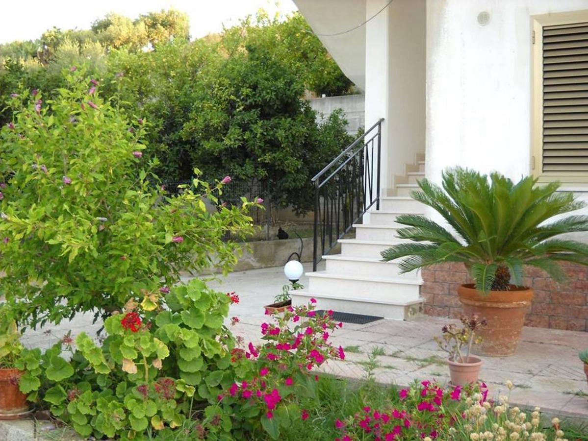 B&B Apollonia Roseto Capo Spulico Bagian luar foto